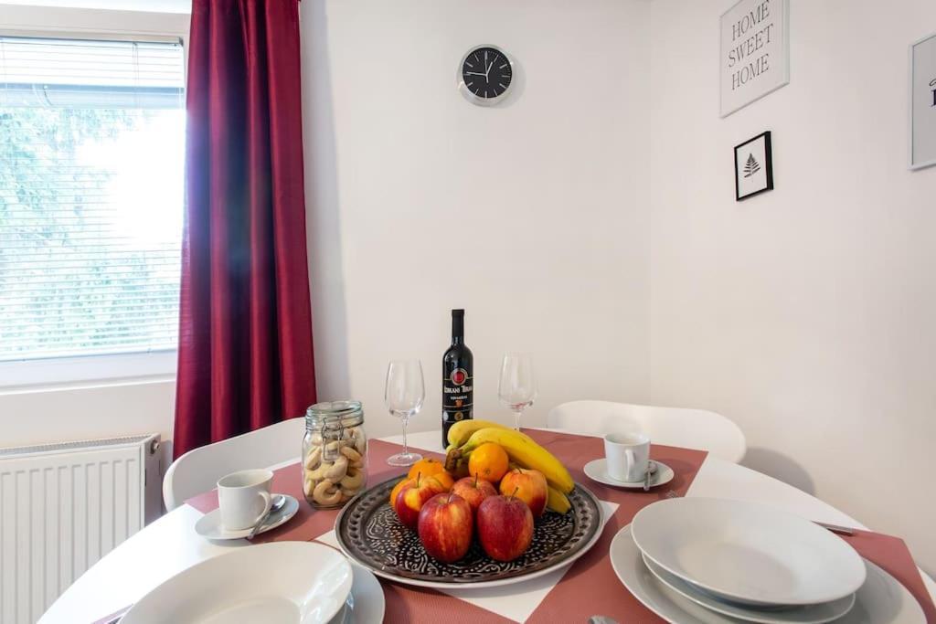 Slovenia + Freeparking & Bikes Apartament *